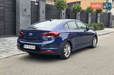 Седан Hyundai Elantra 2018 в 