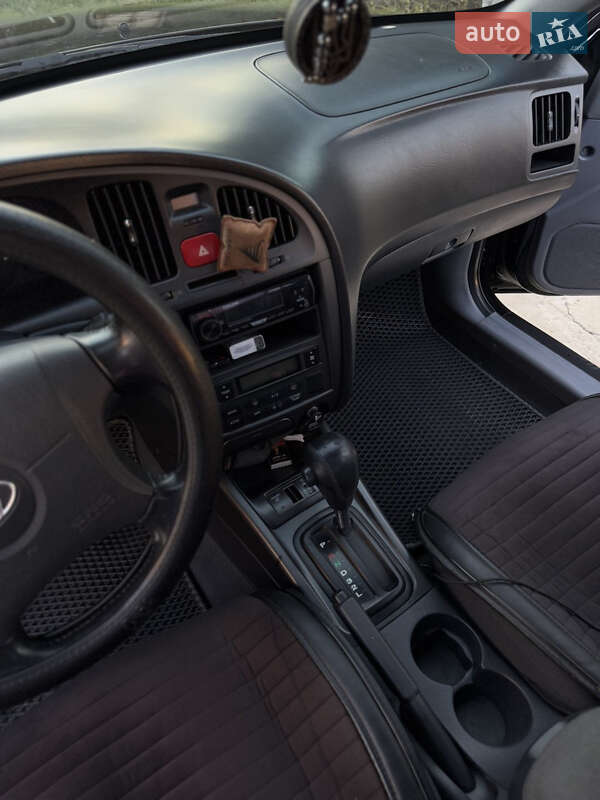 Седан Hyundai Elantra 2006 в Умани