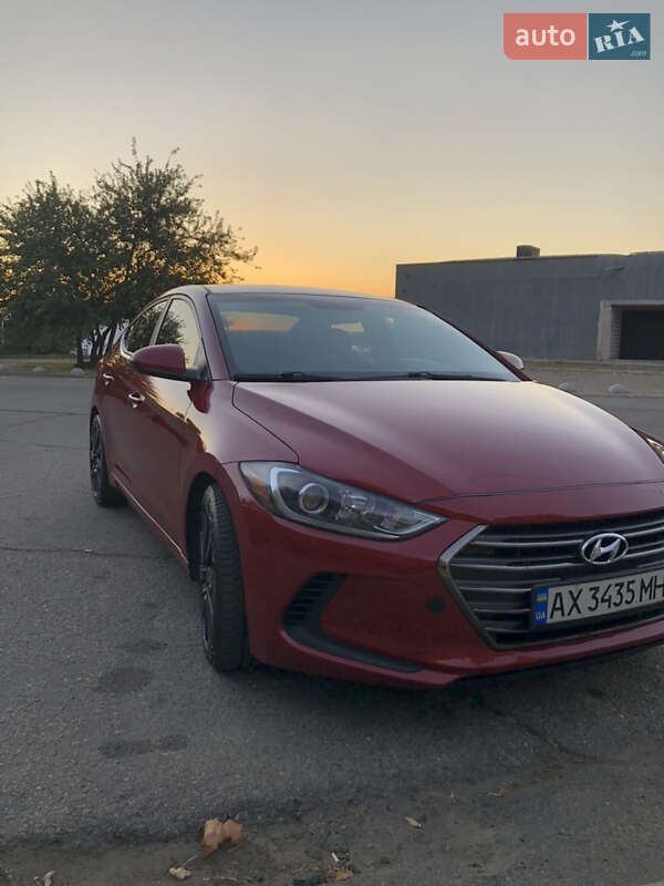 Седан Hyundai Elantra 2017 в Николаеве