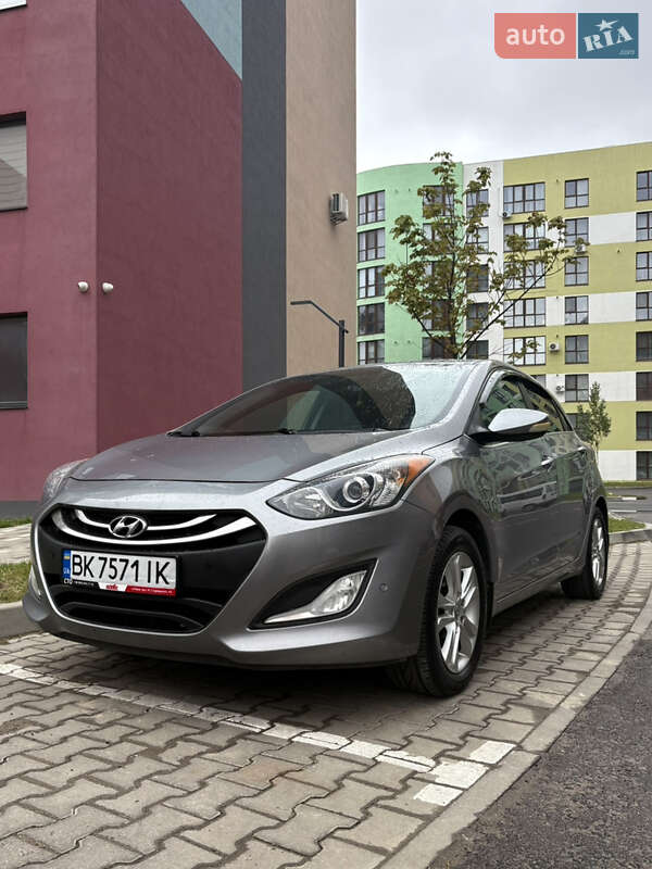 Хэтчбек Hyundai Elantra 2013 в 