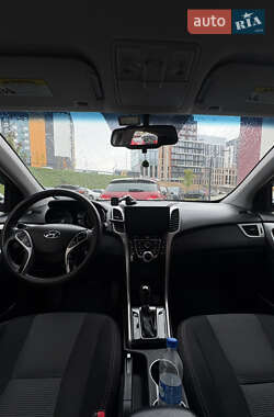 Хэтчбек Hyundai Elantra 2013 в 