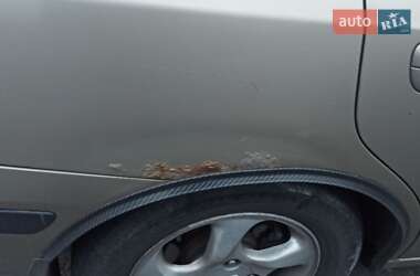 Седан Hyundai Elantra 2005 в Горишних Плавнях