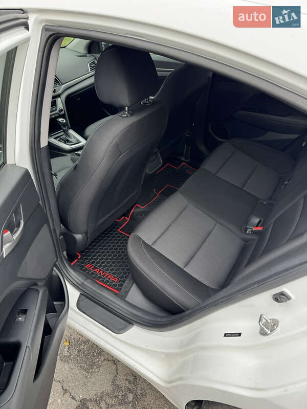 Седан Hyundai Elantra 2018 в Кременчуге