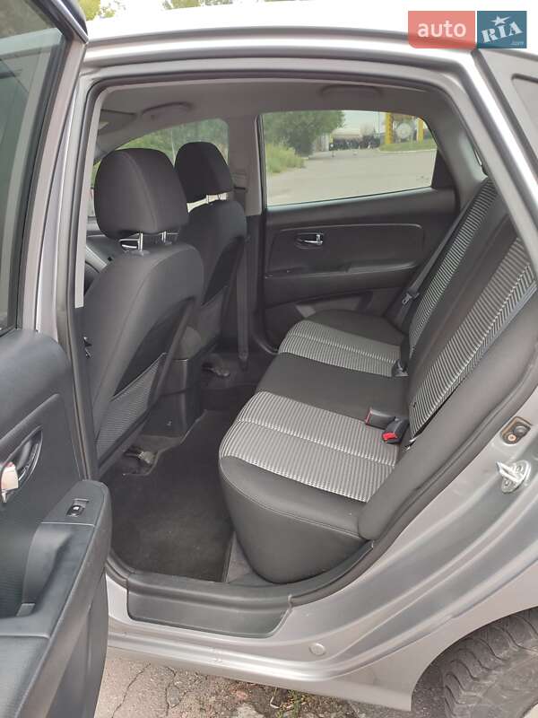 Седан Hyundai Elantra 2011 в Харькове