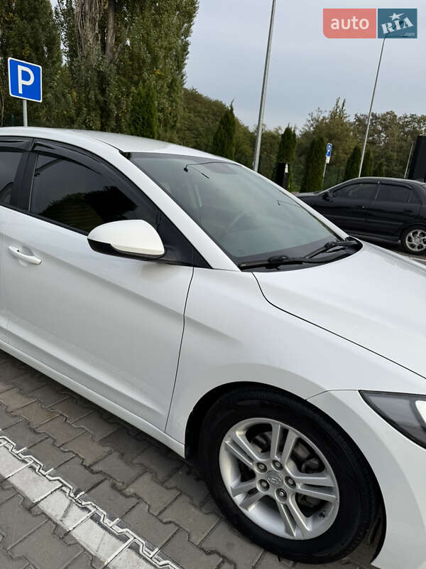Седан Hyundai Elantra 2018 в Кременчуге