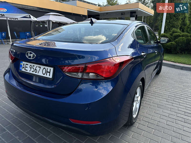 Седан Hyundai Elantra 2014 в Днепре