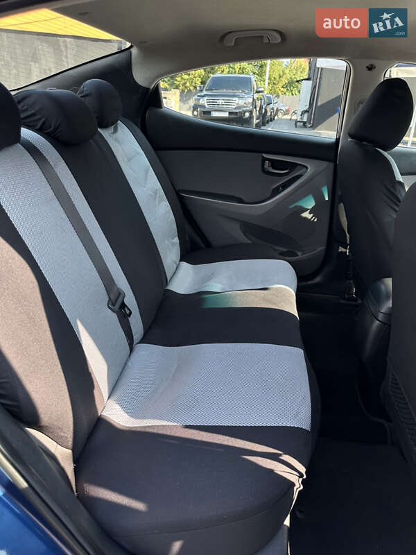 Седан Hyundai Elantra 2014 в Днепре