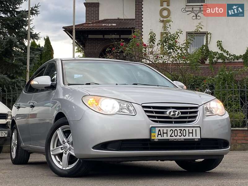 Седан Hyundai Elantra 2011 в Павлограде