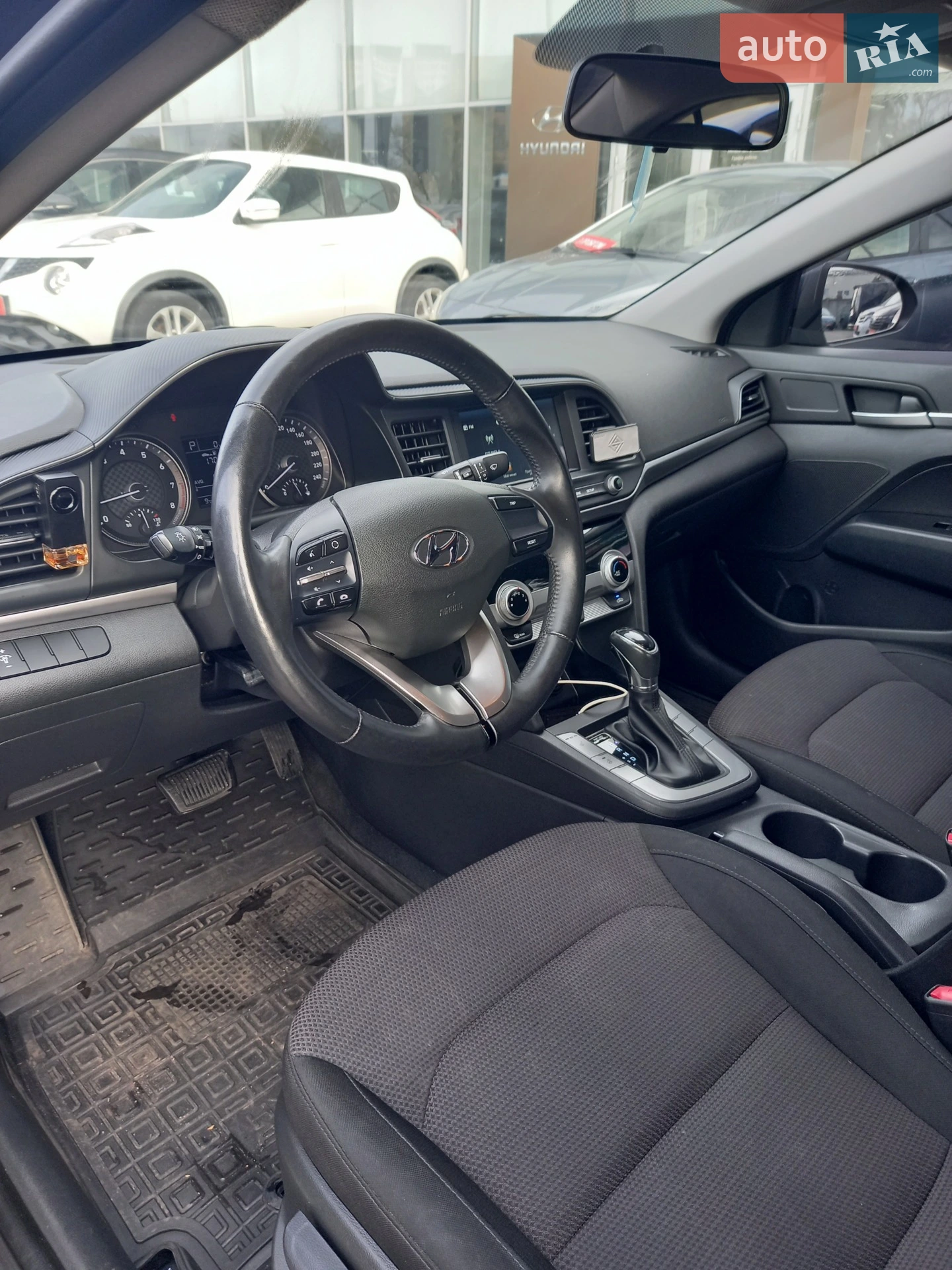 2019 Hyundai Elantra - мініатюра 12