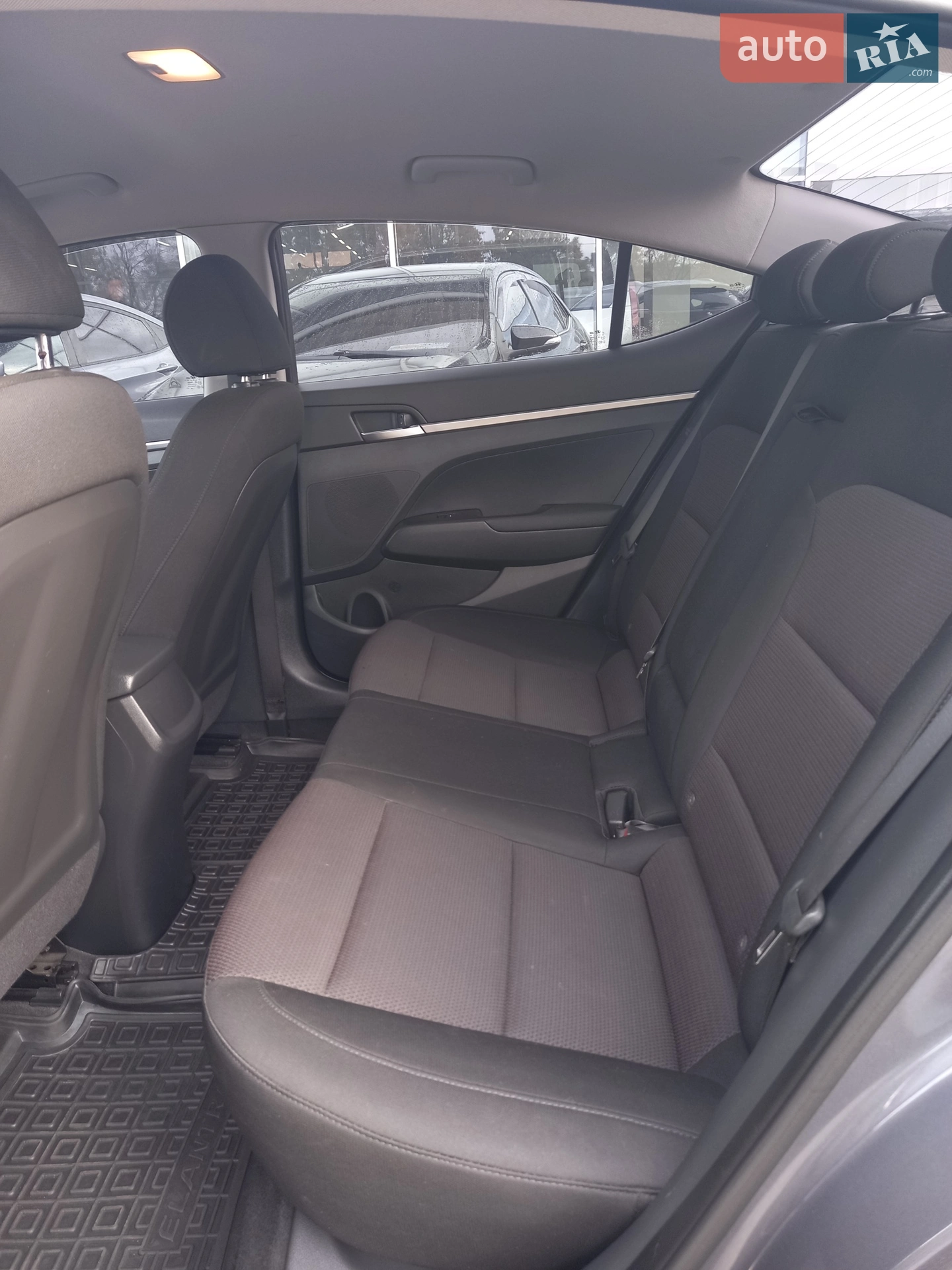 2019 Hyundai Elantra - мініатюра 18