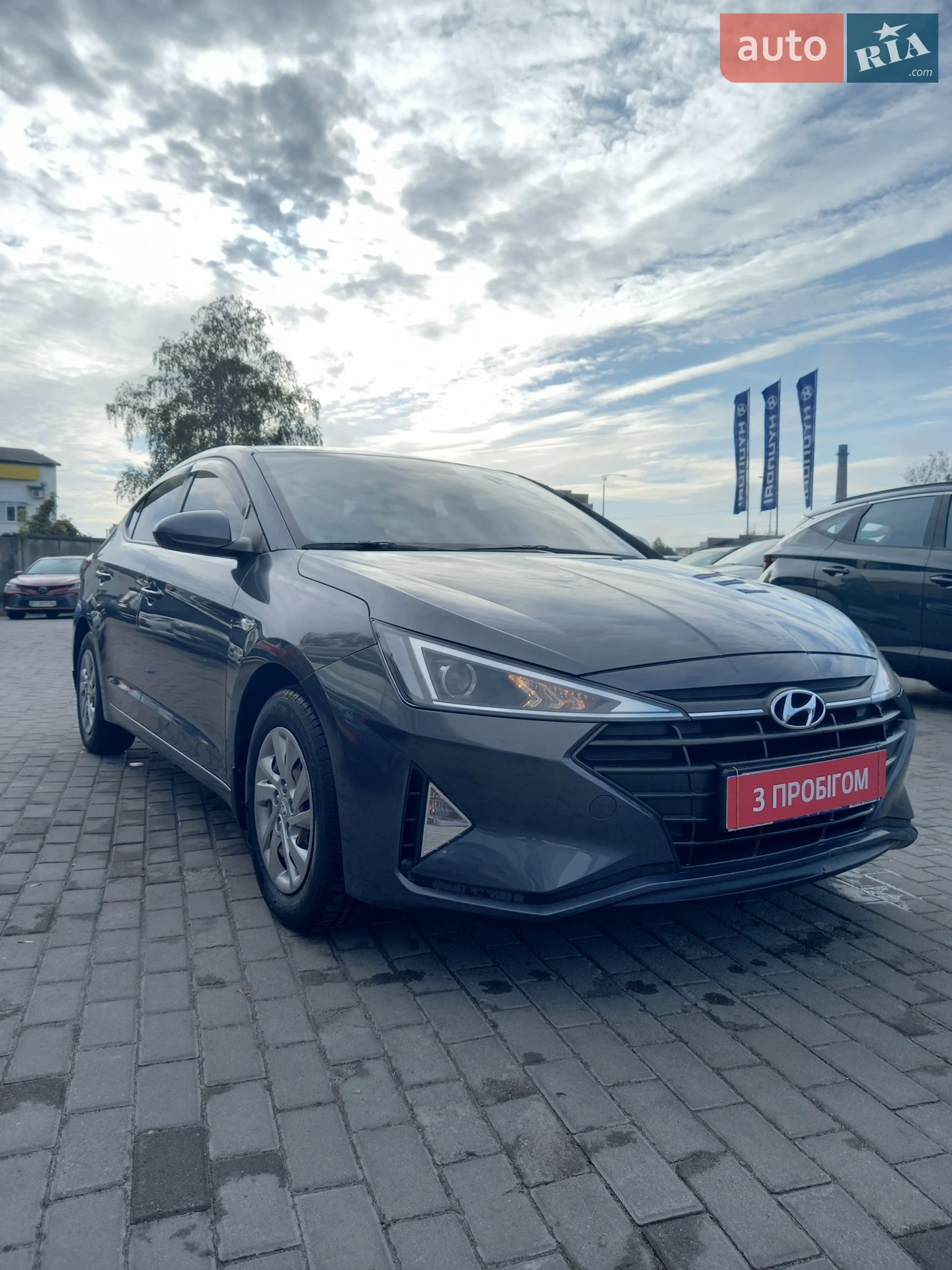 2019 Hyundai Elantra - мініатюра 11