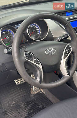 Седан Hyundai Elantra 2011 в 