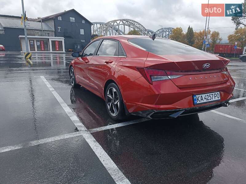 Седан Hyundai Elantra 2022 в Києві