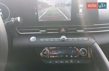Седан Hyundai Elantra 2022 в 