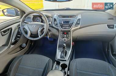 Седан Hyundai Elantra 2013 в 