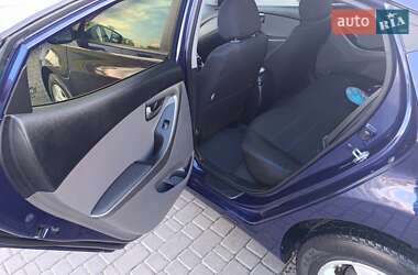 Седан Hyundai Elantra 2013 в 