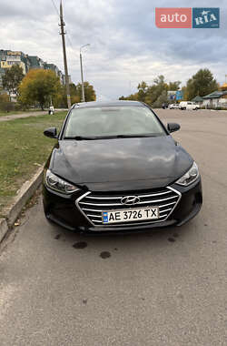 Седан Hyundai Elantra 2017 в Каменском