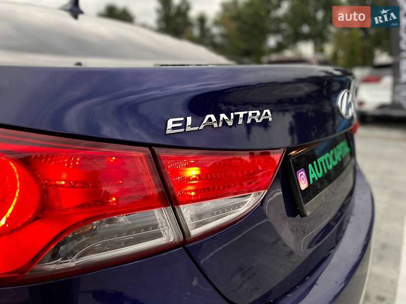 Седан Hyundai Elantra 2011 в Киеве