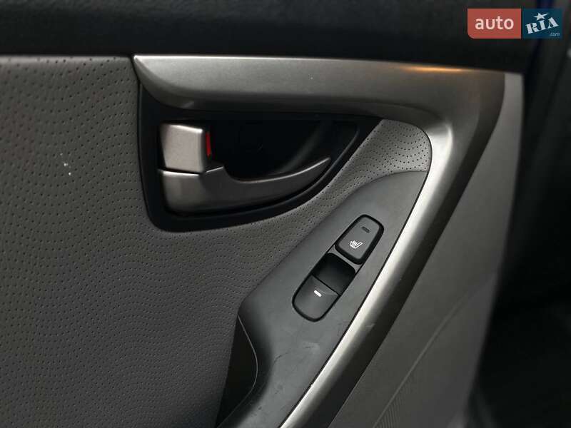 Седан Hyundai Elantra 2011 в Киеве