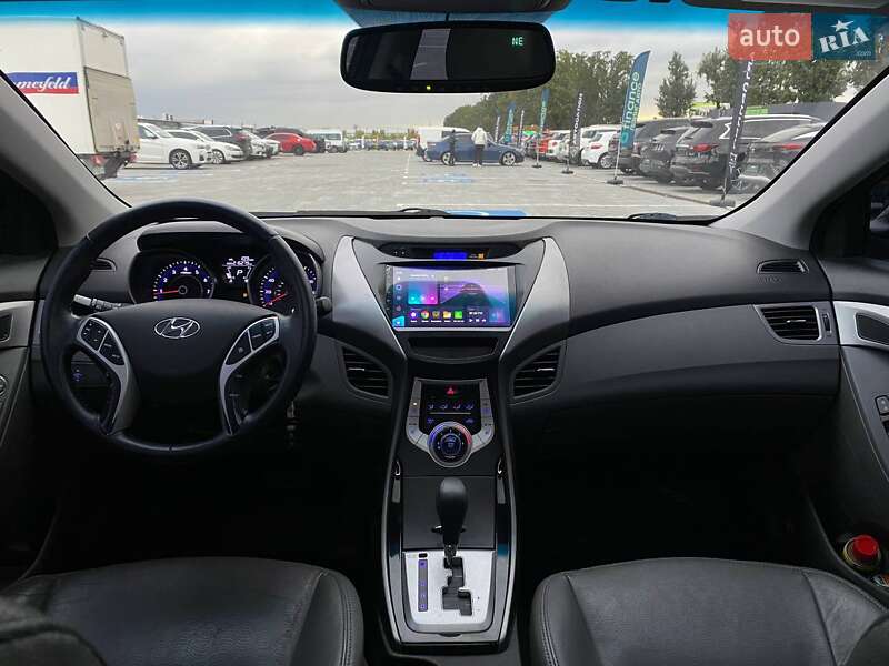 Седан Hyundai Elantra 2011 в Киеве