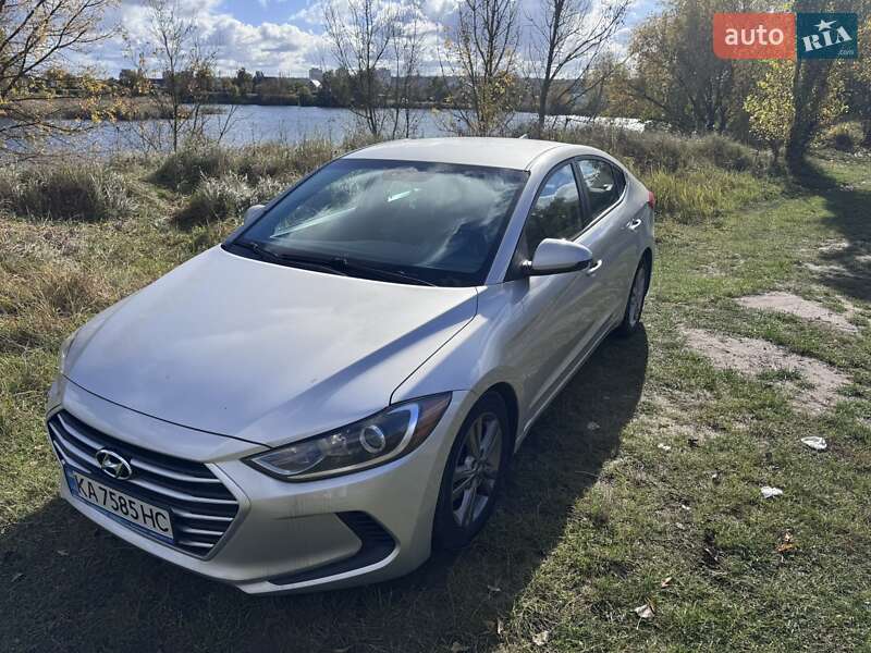 Седан Hyundai Elantra 2017 в Ирпене
