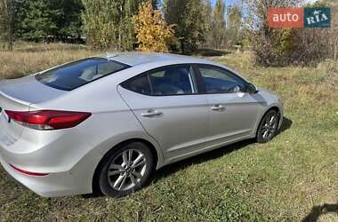 Седан Hyundai Elantra 2017 в 
