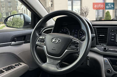 Седан Hyundai Elantra 2018 в 