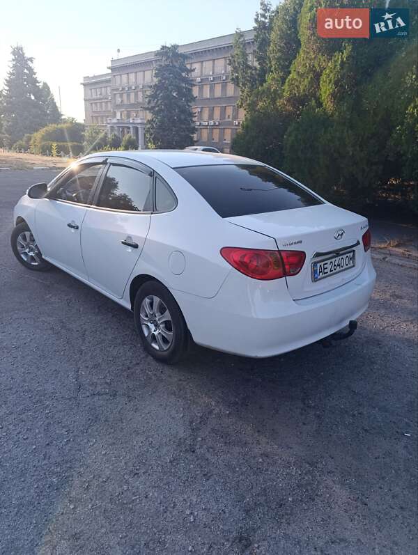 Седан Hyundai Elantra 2011 в Нікополі