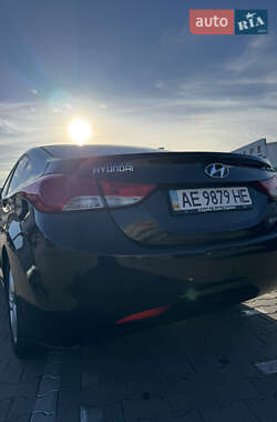 Седан Hyundai Elantra 2013 в 