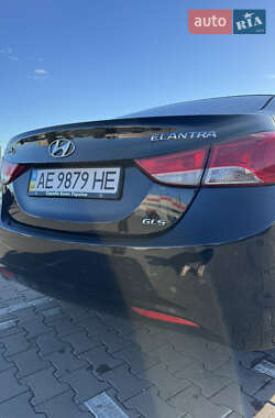 Седан Hyundai Elantra 2013 в 