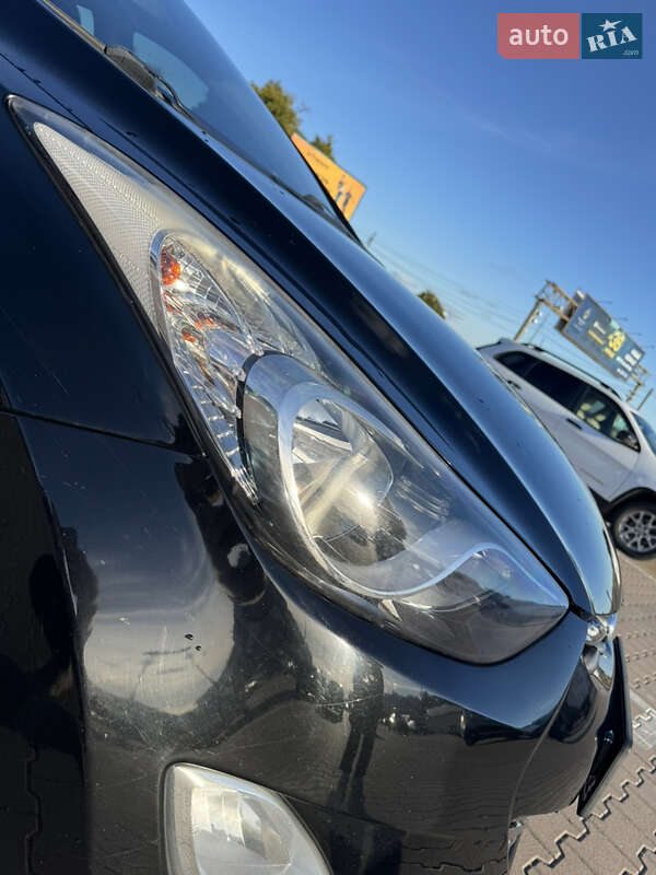 Седан Hyundai Elantra 2013 в Києві