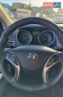 Седан Hyundai Elantra 2013 в 