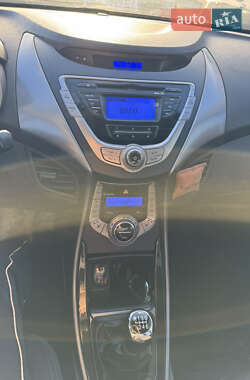 Седан Hyundai Elantra 2013 в 