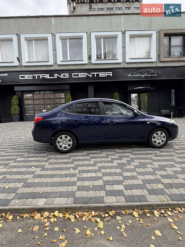 Седан Hyundai Elantra 2008 в Запорожье