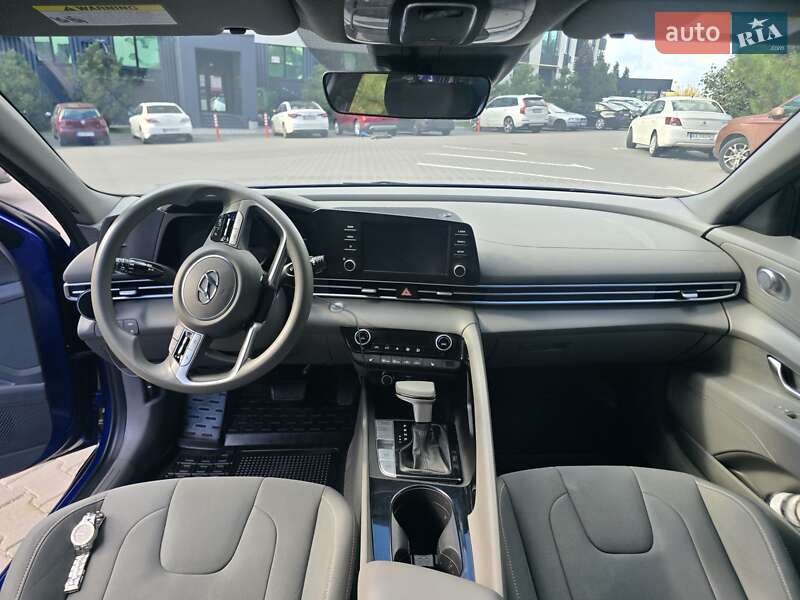 Седан Hyundai Elantra 2023 в Киеве