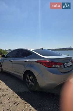 Седан Hyundai Elantra 2013 в 