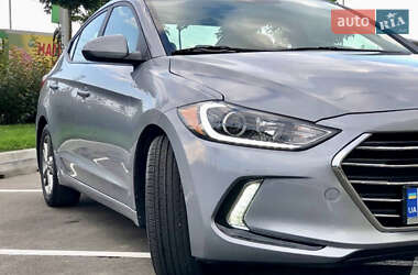Седан Hyundai Elantra 2017 в 