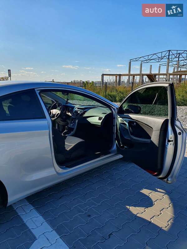 Купе Hyundai Elantra 2014 в Киеве фото 4 Купе Hyundai Elantra 2014 в Киеве