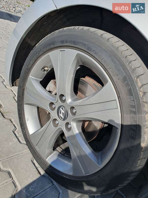 Купе Hyundai Elantra 2014 в Киеве фото 22 Купе Hyundai Elantra 2014 в Киеве