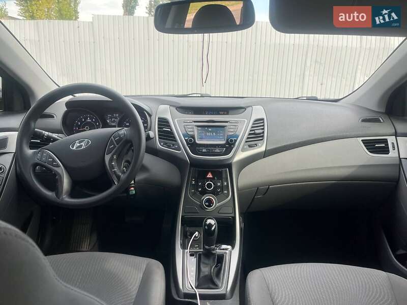 Седан Hyundai Elantra 2014 в Киеве