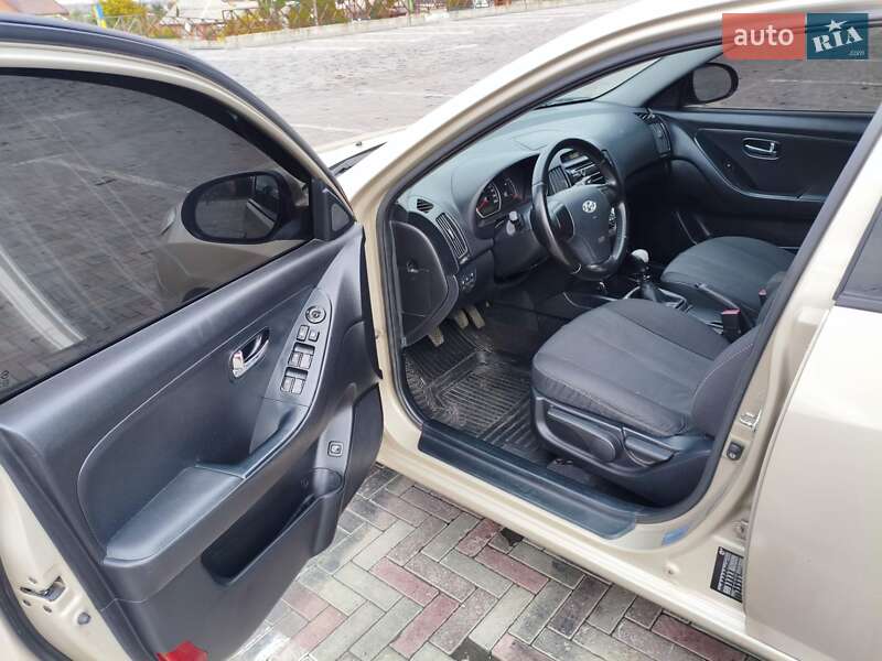 Седан Hyundai Elantra 2010 в Харькове фото 8 Седан Hyundai Elantra 2010 в Харькове