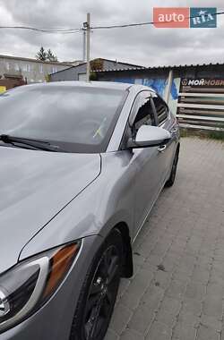 Седан Hyundai Elantra 2016 в 
