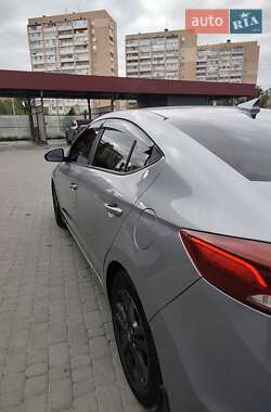 Седан Hyundai Elantra 2016 в 