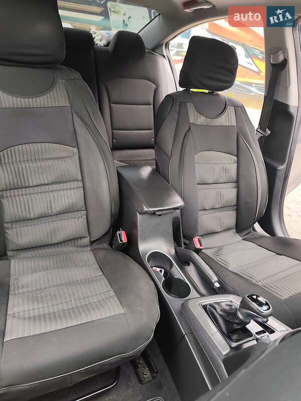 Седан Hyundai Elantra 2016 в Харкові