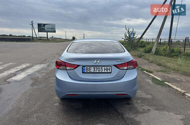 Седан Hyundai Elantra 2012 в 