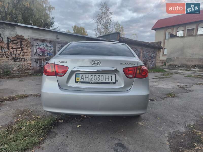Седан Hyundai Elantra 2011 в Павлограде