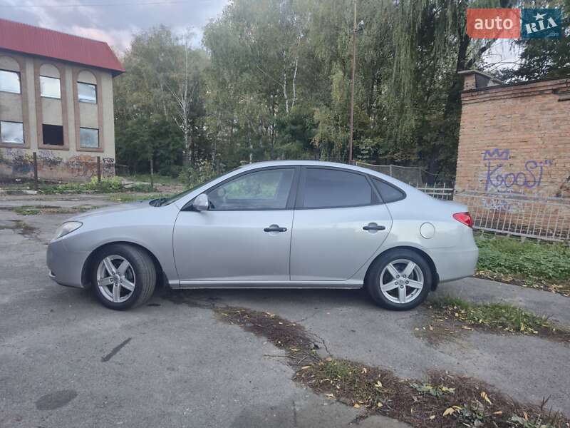 Седан Hyundai Elantra 2011 в Павлограде