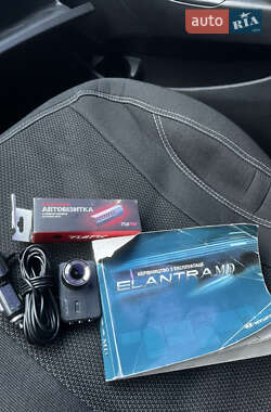 Седан Hyundai Elantra 2012 в 