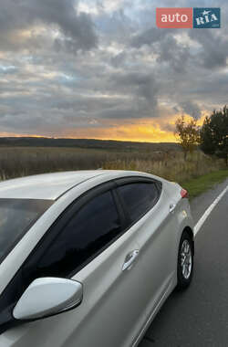 Седан Hyundai Elantra 2012 в 