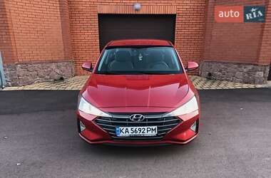Седан Hyundai Elantra 2019 в Киеве
